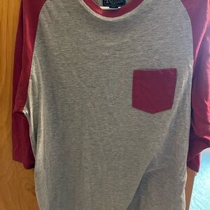 3/4 gray tee with burgundy sleeves